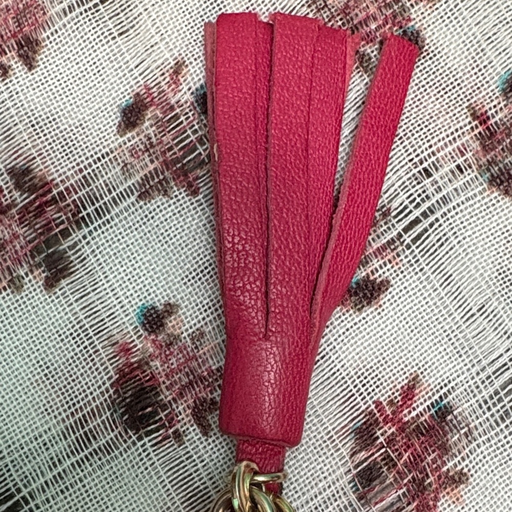 Vintage Italian made Pink Leather Clutch with Gold Accent - Picture 4 of 14